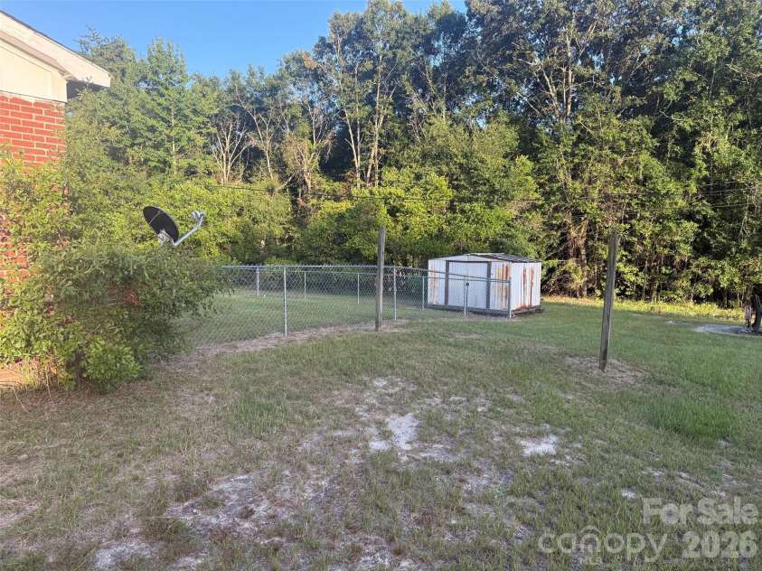 405 Woodland Drive, Kershaw, SC 29067.  MLS# CAR4412557, YatesRealty ID 45019. 
