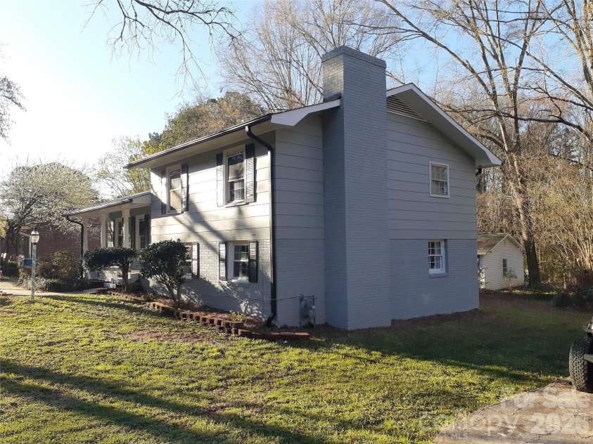 1638 Colonial Drive, Salisbury, NC 28144.  MLS# CAR4350476, YatesRealty ID 4502. 