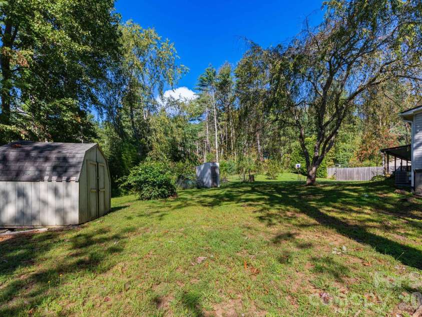 38 Mountainberry Lane, Fairview, NC 28730.  MLS# CAR4345416, YatesRealty ID 4502. 