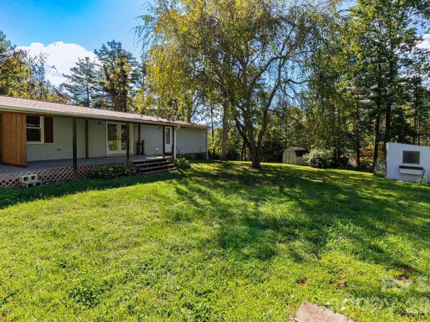 38 Mountainberry Lane, Fairview, NC 28730.  MLS# CAR4345416, YatesRealty ID 4502. 