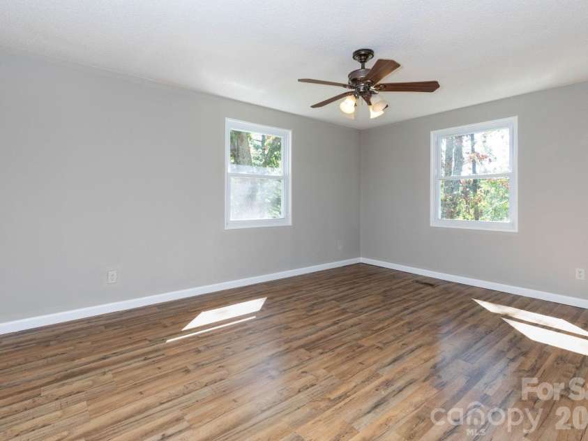 38 Mountainberry Lane, Fairview, NC 28730.  MLS# CAR4345416, YatesRealty ID 4502. 