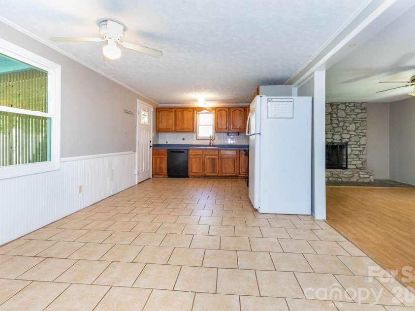 38 Mountainberry Lane, Fairview, NC 28730.  MLS# CAR4345416, YatesRealty ID 4502. 