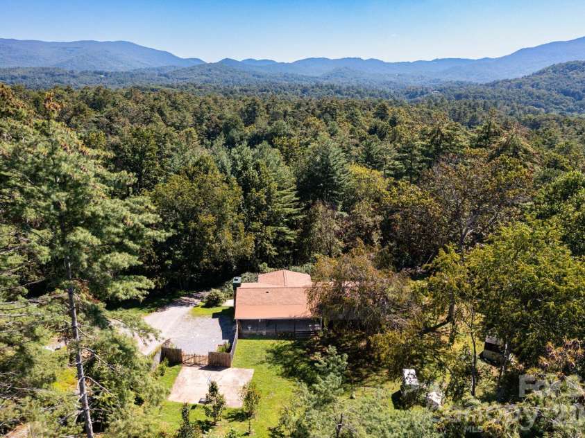 38 Mountainberry Lane, Fairview, NC 28730.  MLS# CAR4345416, YatesRealty ID 4502. 