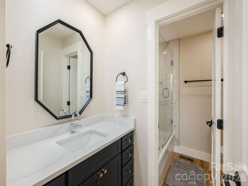433 Crowfields Drive, Asheville, NC 28803.  MLS# CAR4414643, YatesRealty ID 45020. Guest Bath