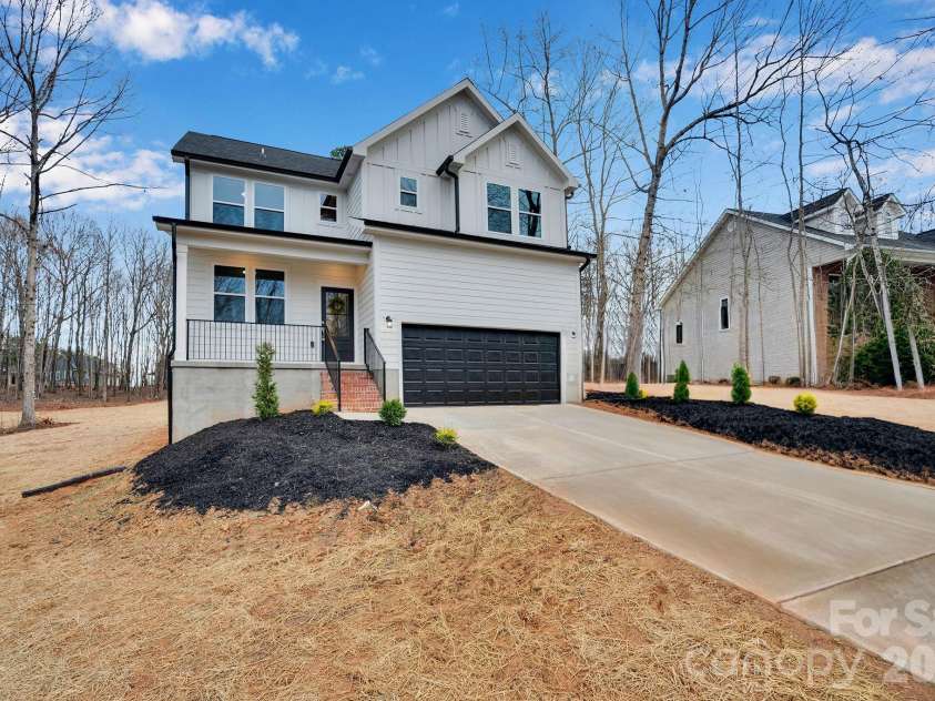 146 Forest Creek Drive, Statesville, NC 28625.  MLS# CAR4415679, YatesRealty ID 45025. 