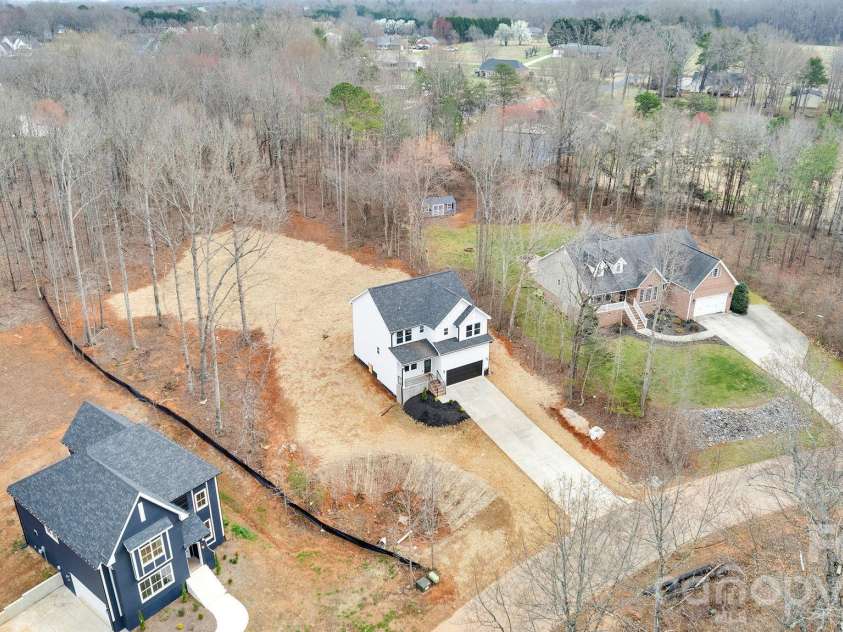146 Forest Creek Drive, Statesville, NC 28625.  MLS# CAR4415679, YatesRealty ID 45025. 