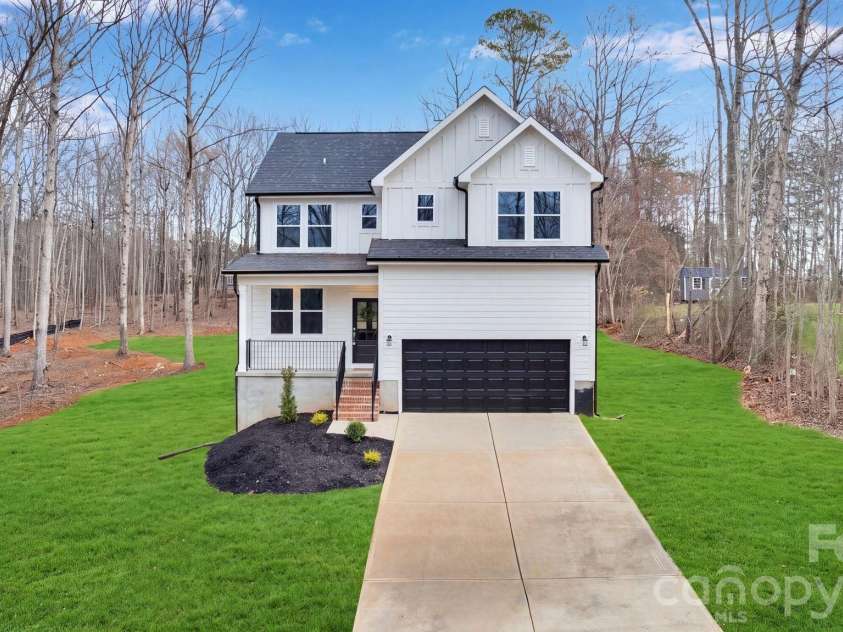 146 Forest Creek Drive, Statesville, NC 28625.  MLS# CAR4415679, YatesRealty ID 45025. 