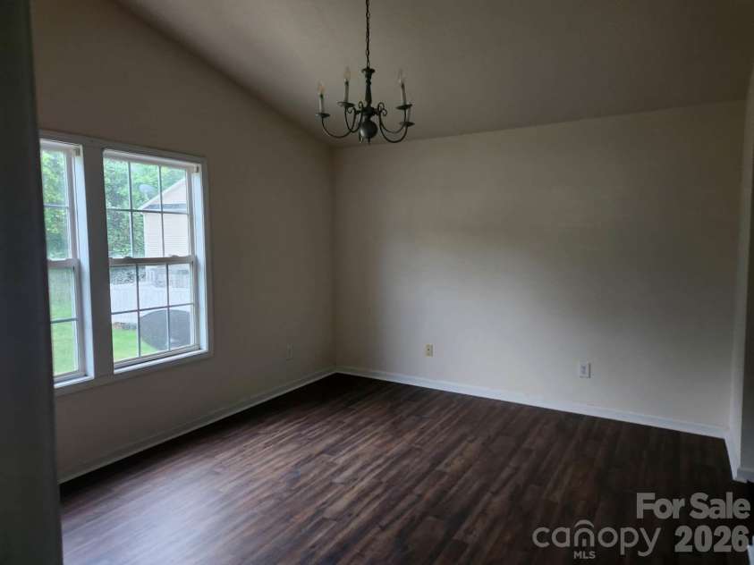 9644 Littleleaf Drive, Charlotte, NC 28215.  MLS# CAR4415285, YatesRealty ID 45026. Primary Room