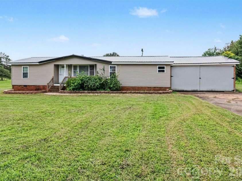 599 Scotts Creek Road, Statesville, NC 28625.  MLS# CAR4414968, YatesRealty ID 45027. 