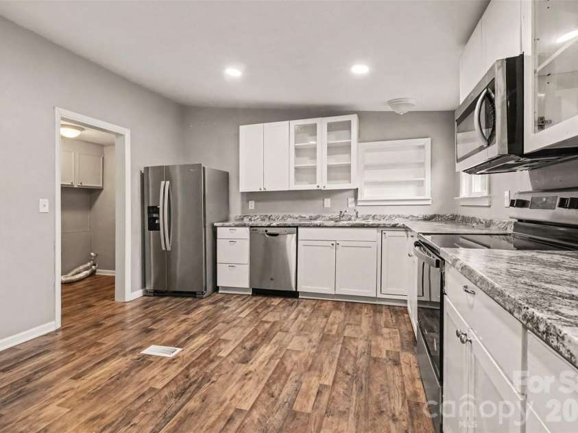 599 Scotts Creek Road, Statesville, NC 28625.  MLS# CAR4414968, YatesRealty ID 45027. 