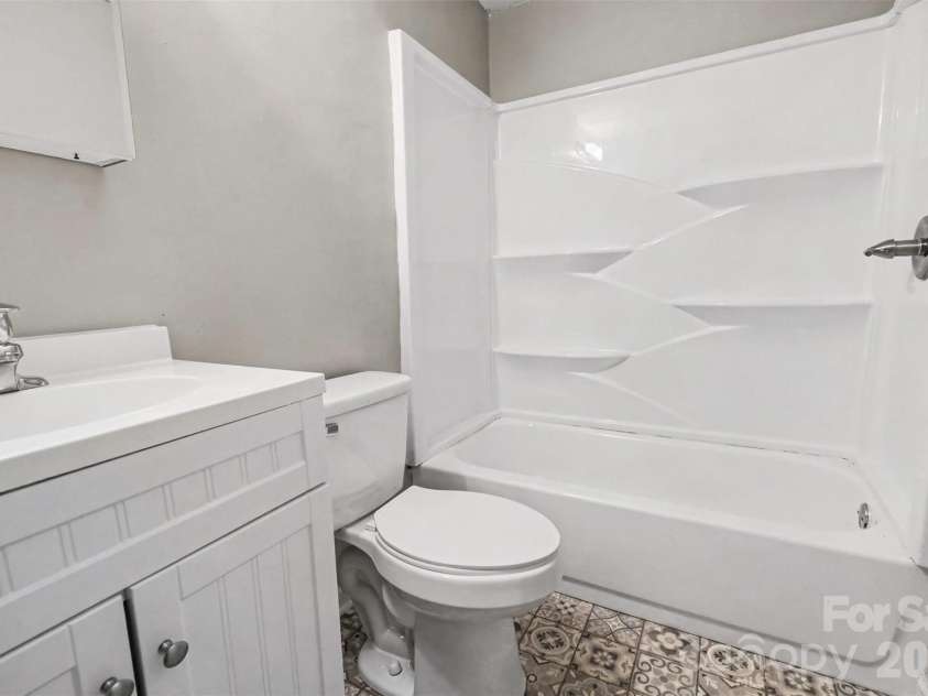 599 Scotts Creek Road, Statesville, NC 28625.  MLS# CAR4414968, YatesRealty ID 45027. 
