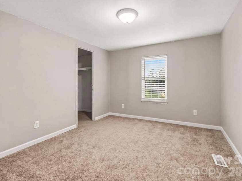 599 Scotts Creek Road, Statesville, NC 28625.  MLS# CAR4414968, YatesRealty ID 45027. 