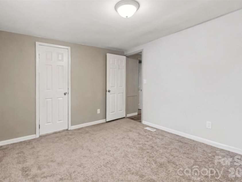 599 Scotts Creek Road, Statesville, NC 28625.  MLS# CAR4414968, YatesRealty ID 45027. 