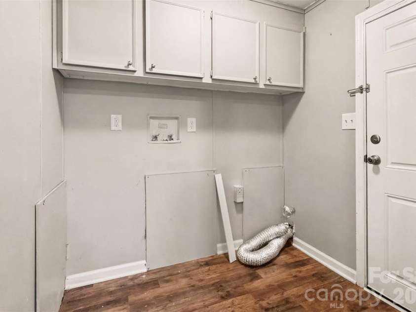 599 Scotts Creek Road, Statesville, NC 28625.  MLS# CAR4414968, YatesRealty ID 45027. 