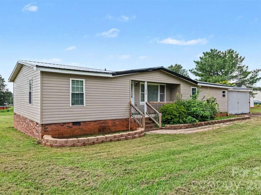 599 Scotts Creek Road, Statesville, NC 28625.  MLS# CAR4414968, YatesRealty ID 45027. 