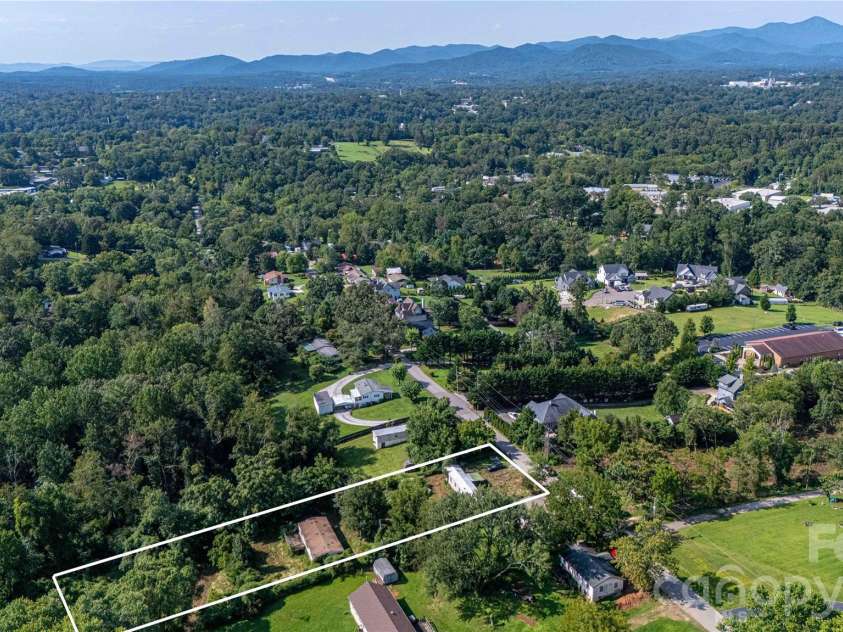133 Brickyard Road, Asheville, NC 28806.  MLS# CAR4414988, YatesRealty ID 45028. 