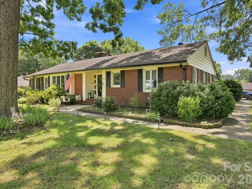 310 Brook Street, Kannapolis, NC 28083.  MLS# CAR4414995, YatesRealty ID 45029. 