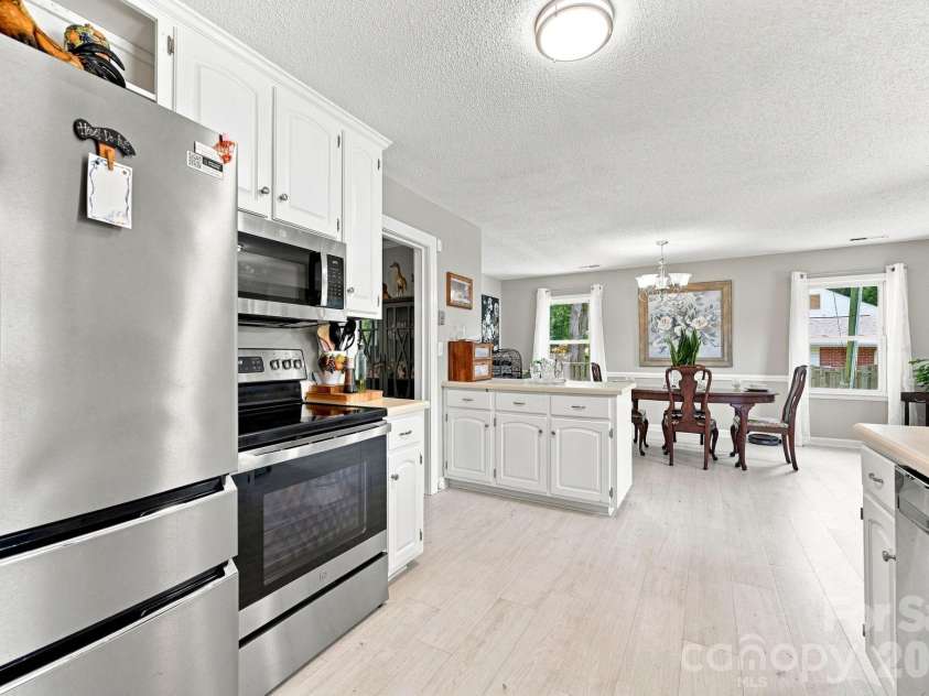 310 Brook Street, Kannapolis, NC 28083.  MLS# CAR4414995, YatesRealty ID 45029. 
