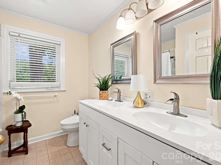 310 Brook Street, Kannapolis, NC 28083.  MLS# CAR4414995, YatesRealty ID 45029. 