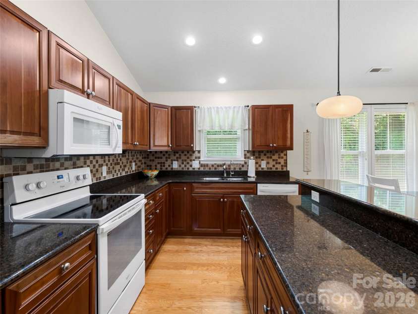 196 Snowy Egret Way, Hendersonville, NC 28792.  MLS# CAR4414886, YatesRealty ID 45031. Updated Cherry Cabinets