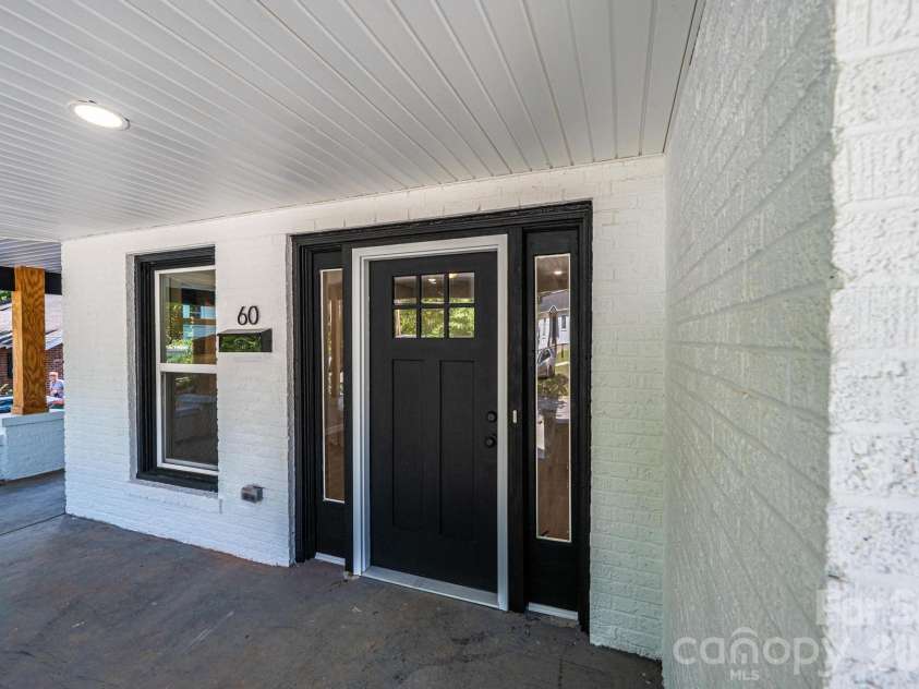 60 5th Street, Hickory, NC 28602.  MLS# CAR4414467, YatesRealty ID 45033. 