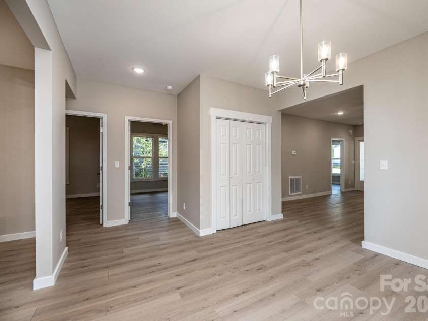 60 5th Street, Hickory, NC 28602.  MLS# CAR4414467, YatesRealty ID 45033. 