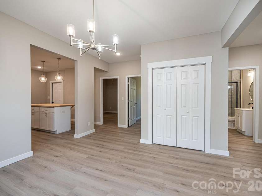 60 5th Street, Hickory, NC 28602.  MLS# CAR4414467, YatesRealty ID 45033. 
