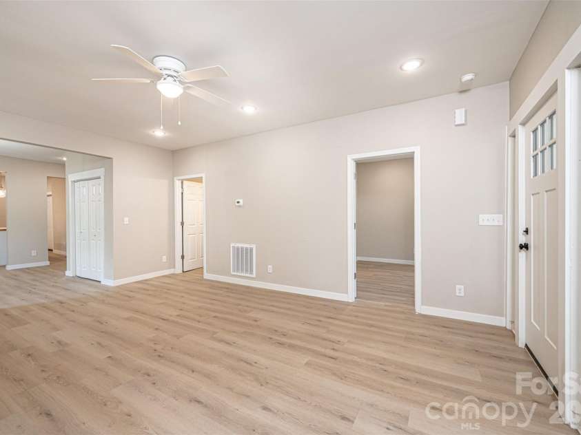 60 5th Street, Hickory, NC 28602.  MLS# CAR4414467, YatesRealty ID 45033. 