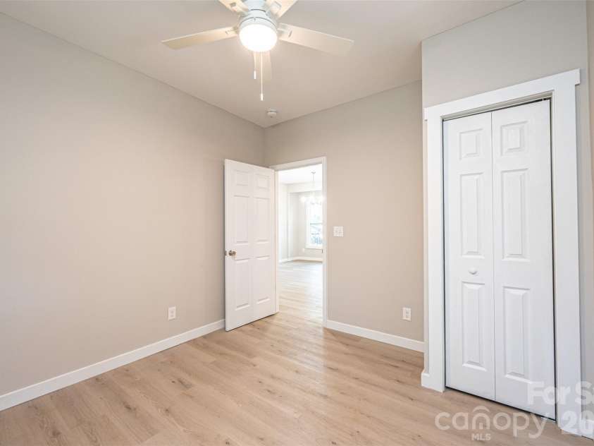 60 5th Street, Hickory, NC 28602.  MLS# CAR4414467, YatesRealty ID 45033. 
