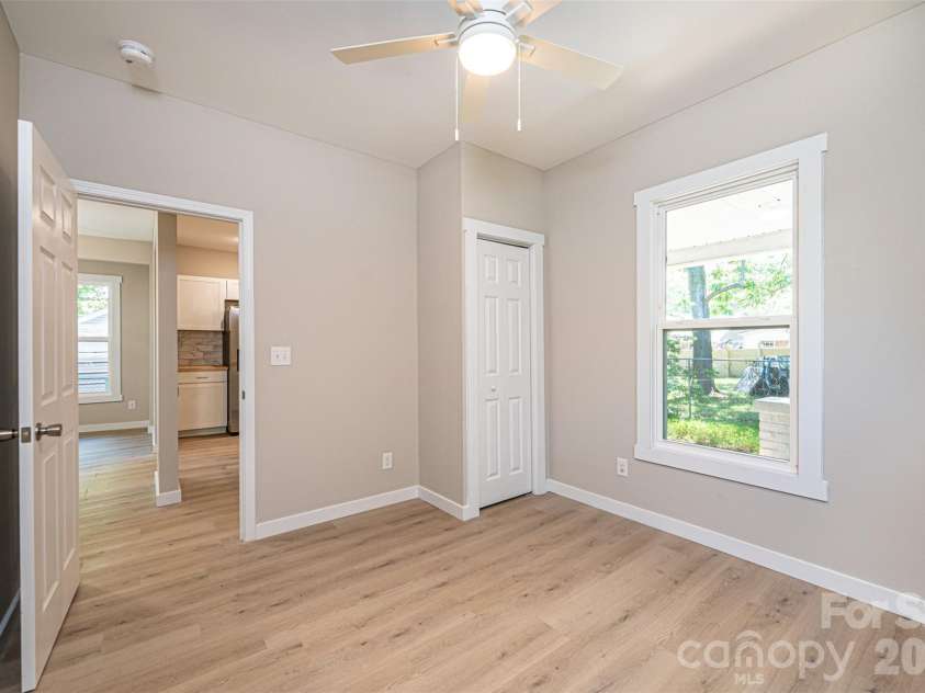 60 5th Street, Hickory, NC 28602.  MLS# CAR4414467, YatesRealty ID 45033. 