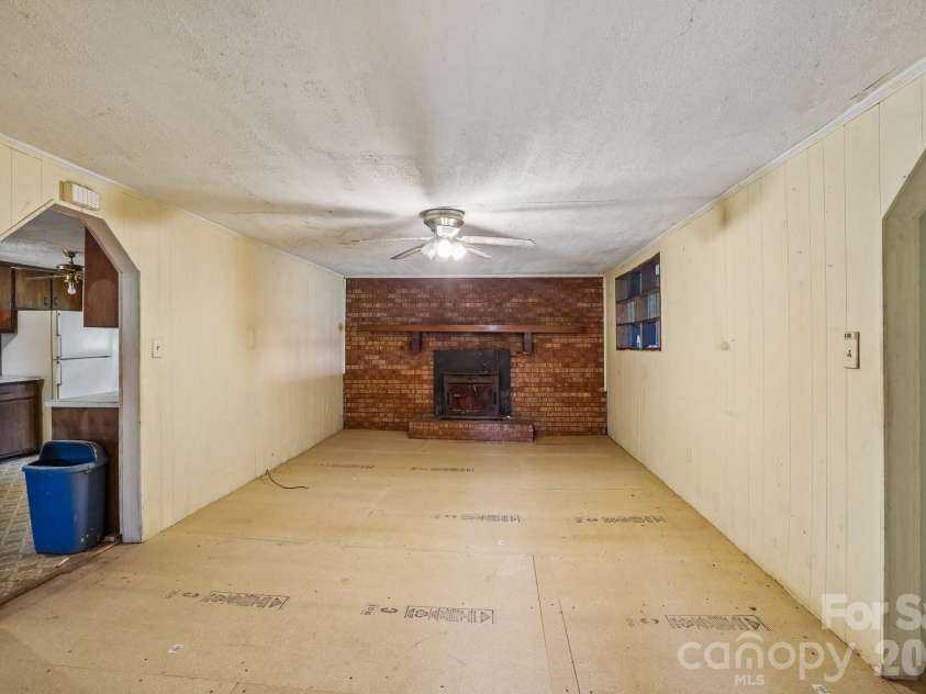 214 Sunset Street, Lenoir, NC 28645.  MLS# CAR4414375, YatesRealty ID 45034. 