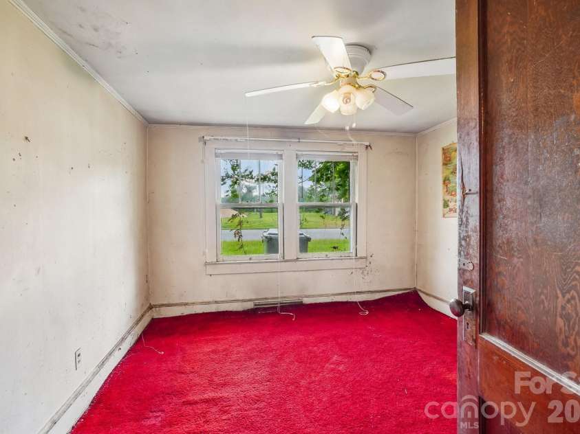 214 Sunset Street, Lenoir, NC 28645.  MLS# CAR4414375, YatesRealty ID 45034. 
