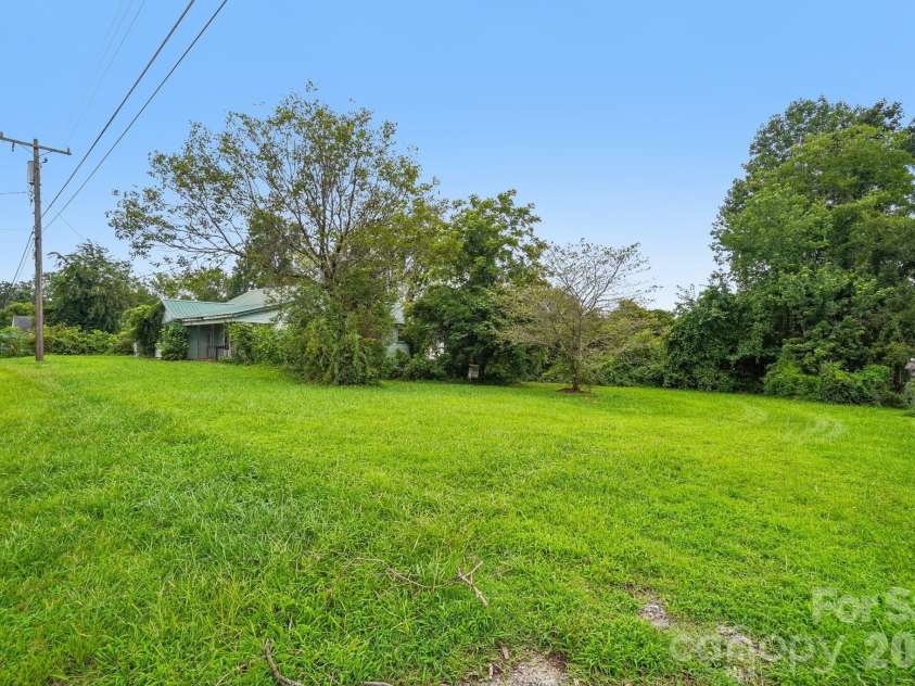 214 Sunset Street, Lenoir, NC 28645.  MLS# CAR4414375, YatesRealty ID 45034. 