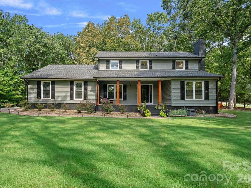 2981 Oak Ridge Circle, Lincolnton, NC 28092.  MLS# CAR4414617, YatesRealty ID 45035. 
