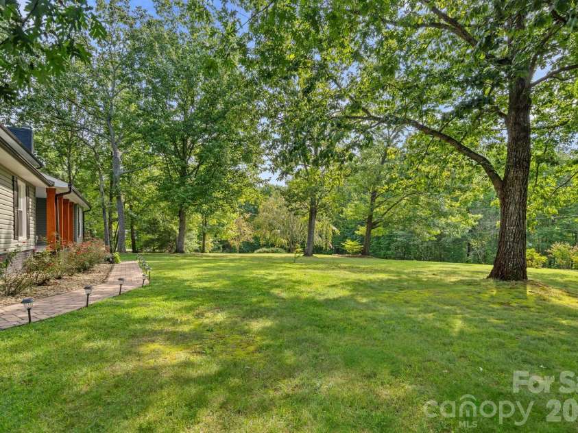 2981 Oak Ridge Circle, Lincolnton, NC 28092.  MLS# CAR4414617, YatesRealty ID 45035. 