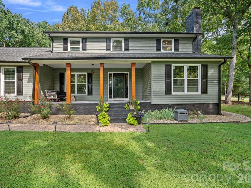 2981 Oak Ridge Circle, Lincolnton, NC 28092.  MLS# CAR4414617, YatesRealty ID 45035. 