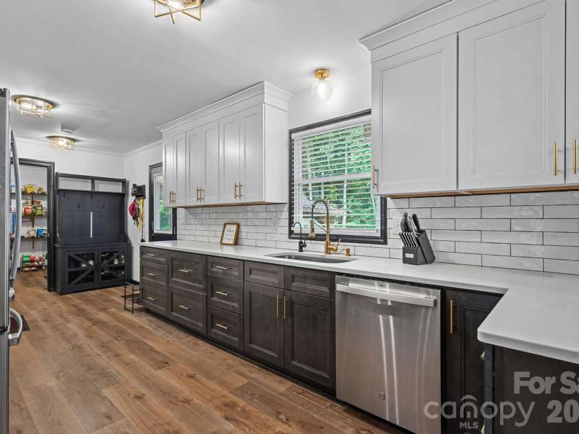 2981 Oak Ridge Circle, Lincolnton, NC 28092.  MLS# CAR4414617, YatesRealty ID 45035. 