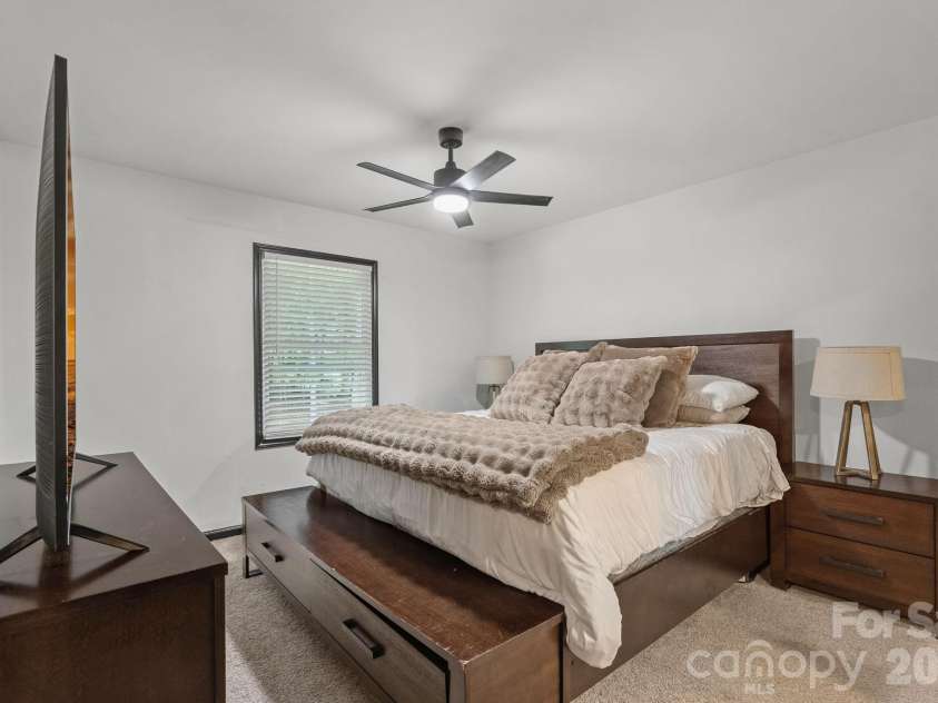 2981 Oak Ridge Circle, Lincolnton, NC 28092.  MLS# CAR4414617, YatesRealty ID 45035. 