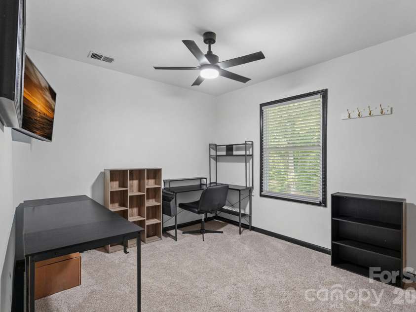 2981 Oak Ridge Circle, Lincolnton, NC 28092.  MLS# CAR4414617, YatesRealty ID 45035. 