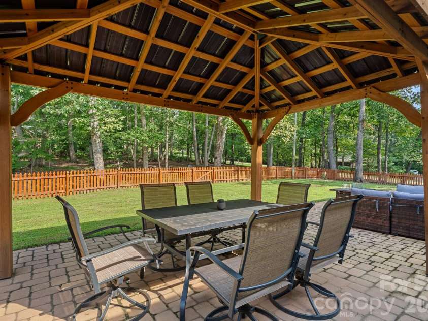 2981 Oak Ridge Circle, Lincolnton, NC 28092.  MLS# CAR4414617, YatesRealty ID 45035. 