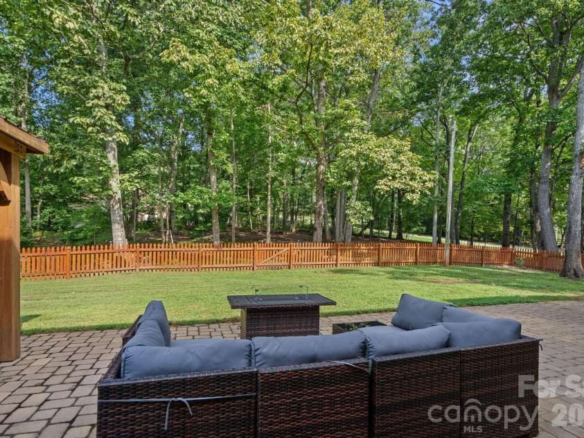 2981 Oak Ridge Circle, Lincolnton, NC 28092.  MLS# CAR4414617, YatesRealty ID 45035. 