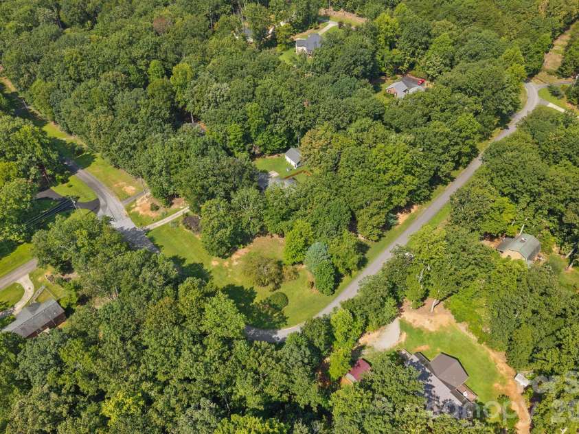 2981 Oak Ridge Circle, Lincolnton, NC 28092.  MLS# CAR4414617, YatesRealty ID 45035. 