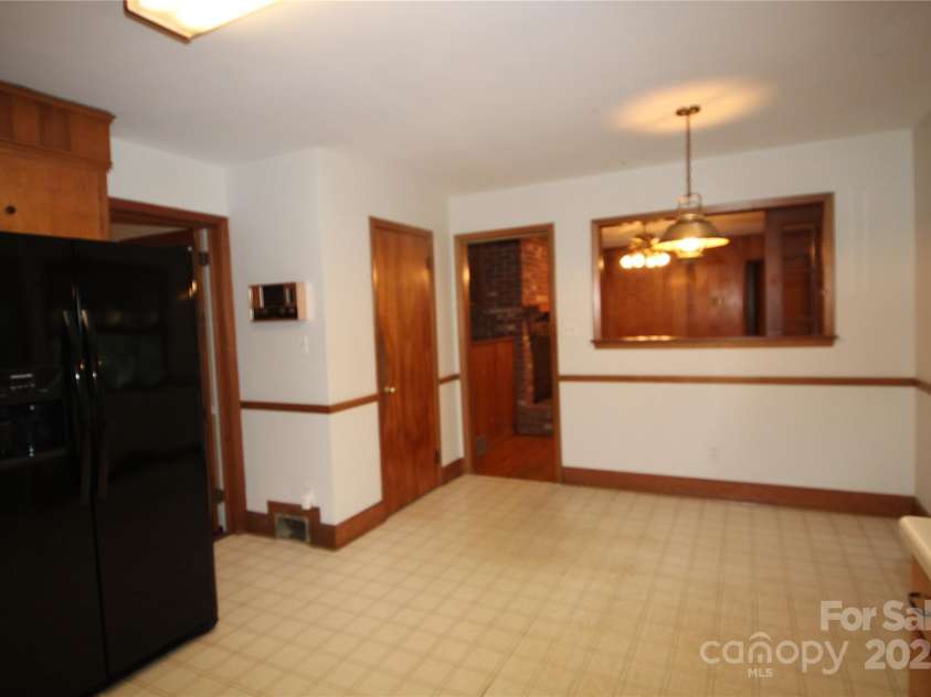 1812 Woodberry Road, Charlotte, NC 28212.  MLS# CAR4304308, YatesRealty ID 45037. 