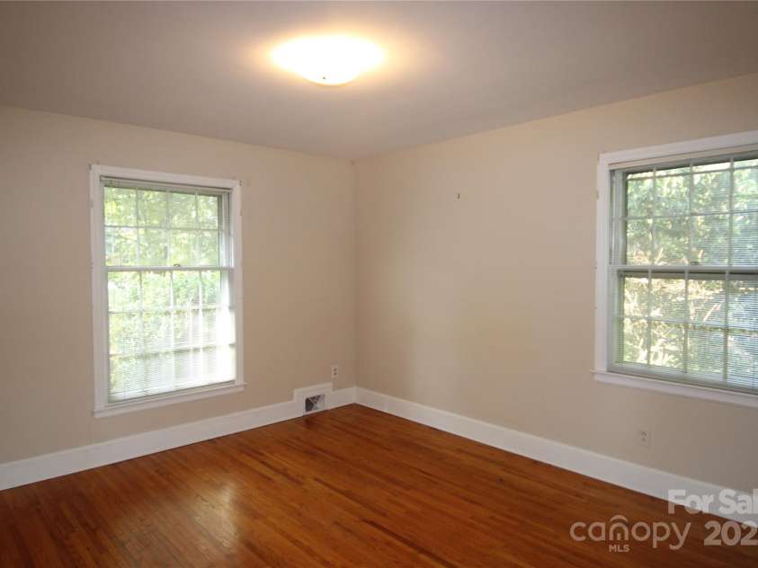 1812 Woodberry Road, Charlotte, NC 28212.  MLS# CAR4304308, YatesRealty ID 45037. 