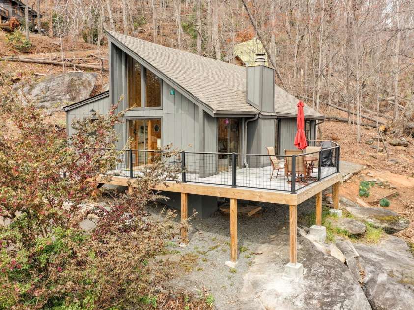 456 Youngs Mountain Drive, Lake Lure, NC 28746.  MLS# CAR4233948, YatesRealty ID 4504. 