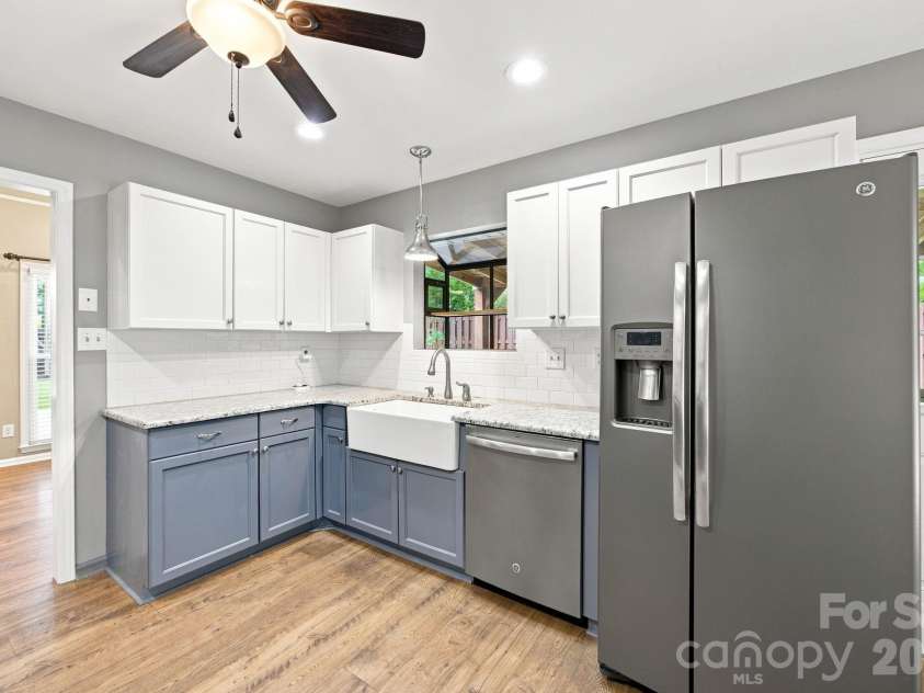 7134 Forest Hills Drive, Denver, NC 28037.  MLS# CAR4413877, YatesRealty ID 45040. All kitchen appliances remain