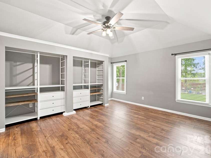 7134 Forest Hills Drive, Denver, NC 28037.  MLS# CAR4413877, YatesRealty ID 45040. Custom Closet System