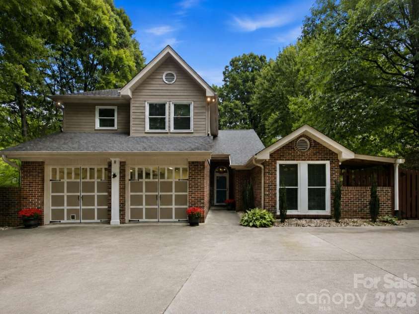 7134 Forest Hills Drive, Denver, NC 28037.  MLS# CAR4413877, YatesRealty ID 45040. Front Exterior
