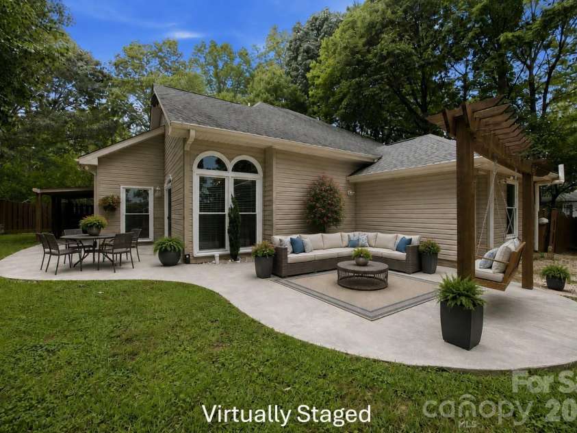 7134 Forest Hills Drive, Denver, NC 28037.  MLS# CAR4413877, YatesRealty ID 45040. This could be your patio!