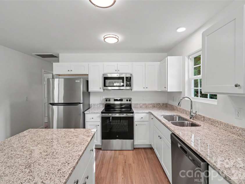 1629 Pineburr Lane, Rock Hill, SC 29730.  MLS# CAR4413597, YatesRealty ID 45043. 
